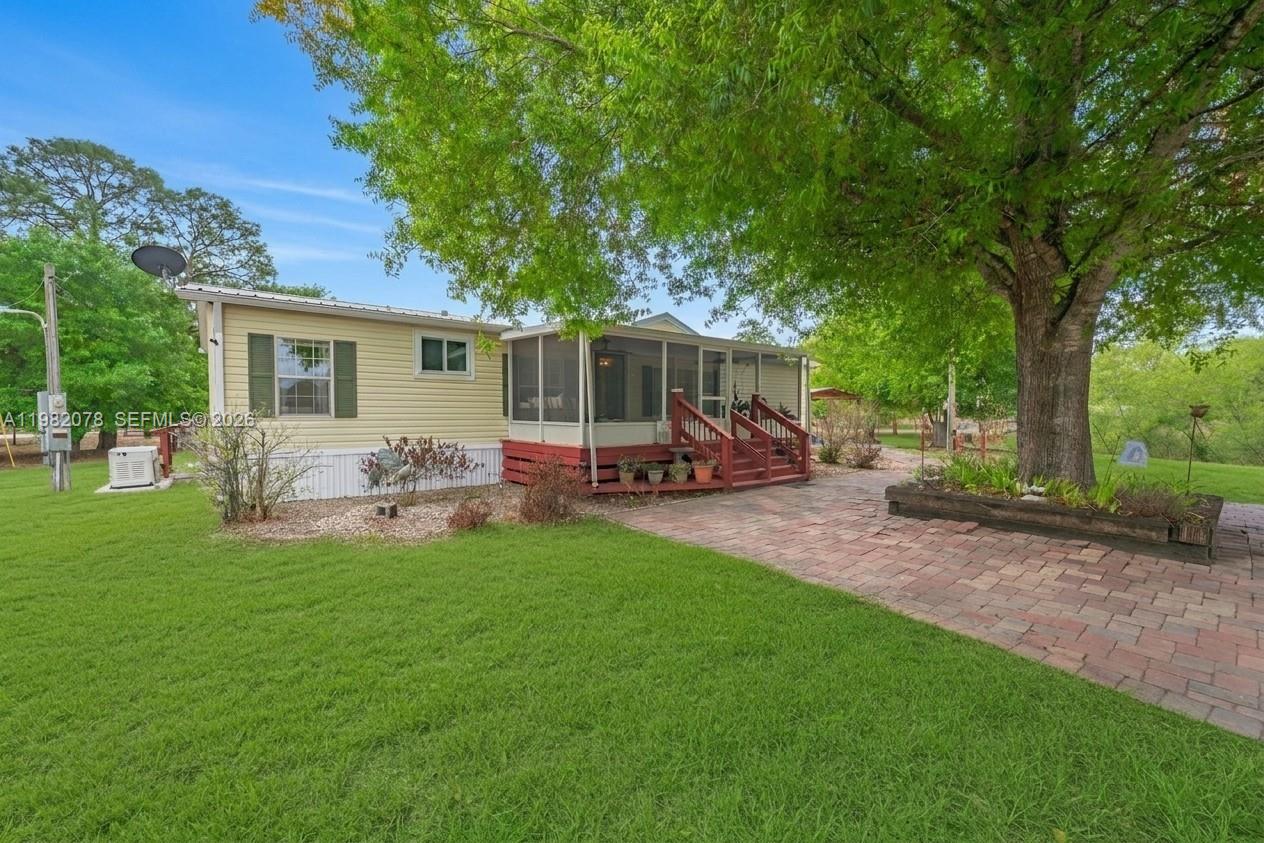 1700 Tampa Avenue Property Photo 1