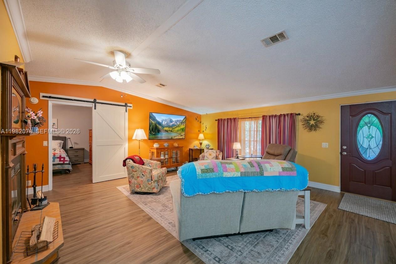 1700 Tampa Avenue Property Photo 4
