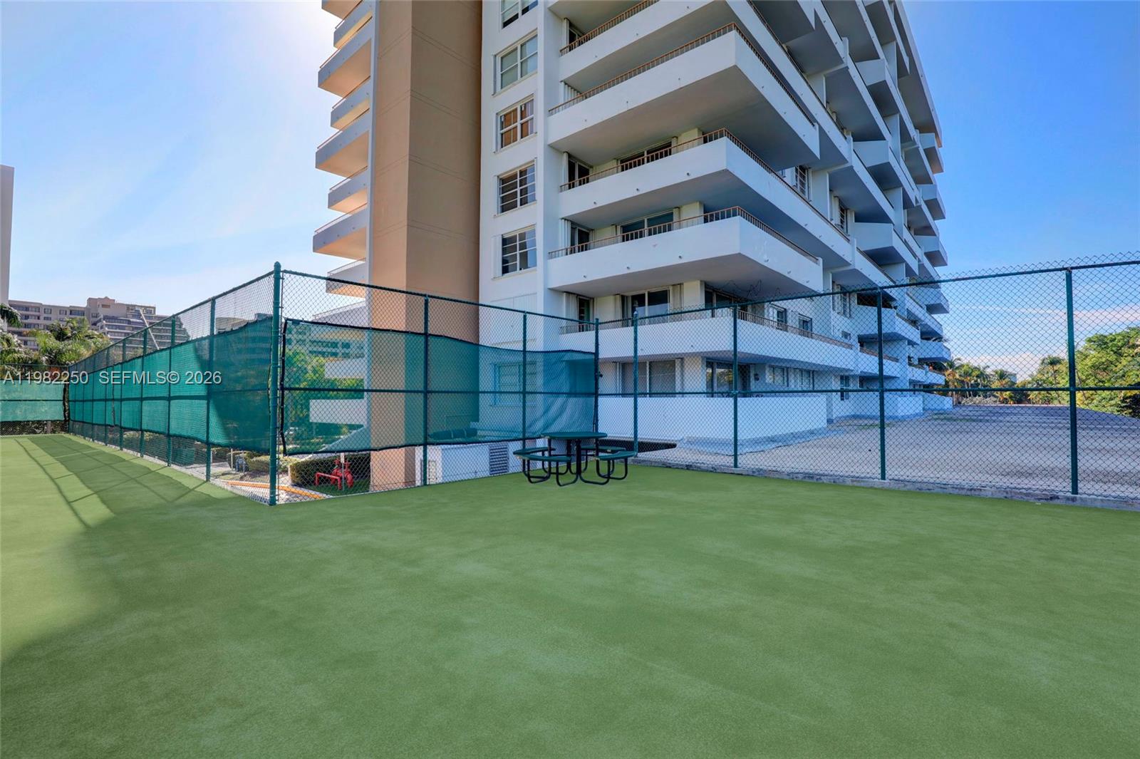 199 Ocean Lane Drive 1009 Property Photo 30