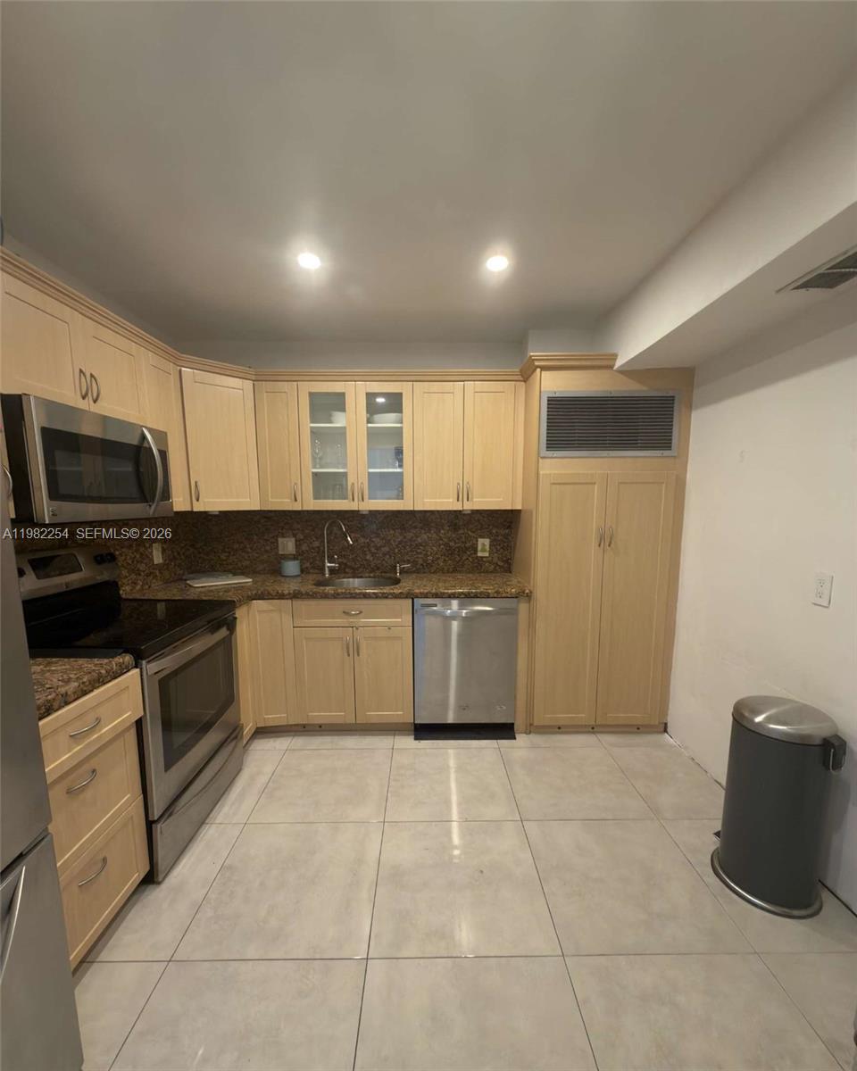 2851 Ne 183rd Street 212e Property Photo 8