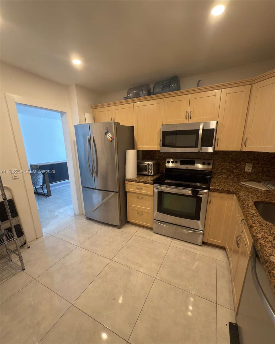 2851 Ne 183rd Street 212e Property Photo 9