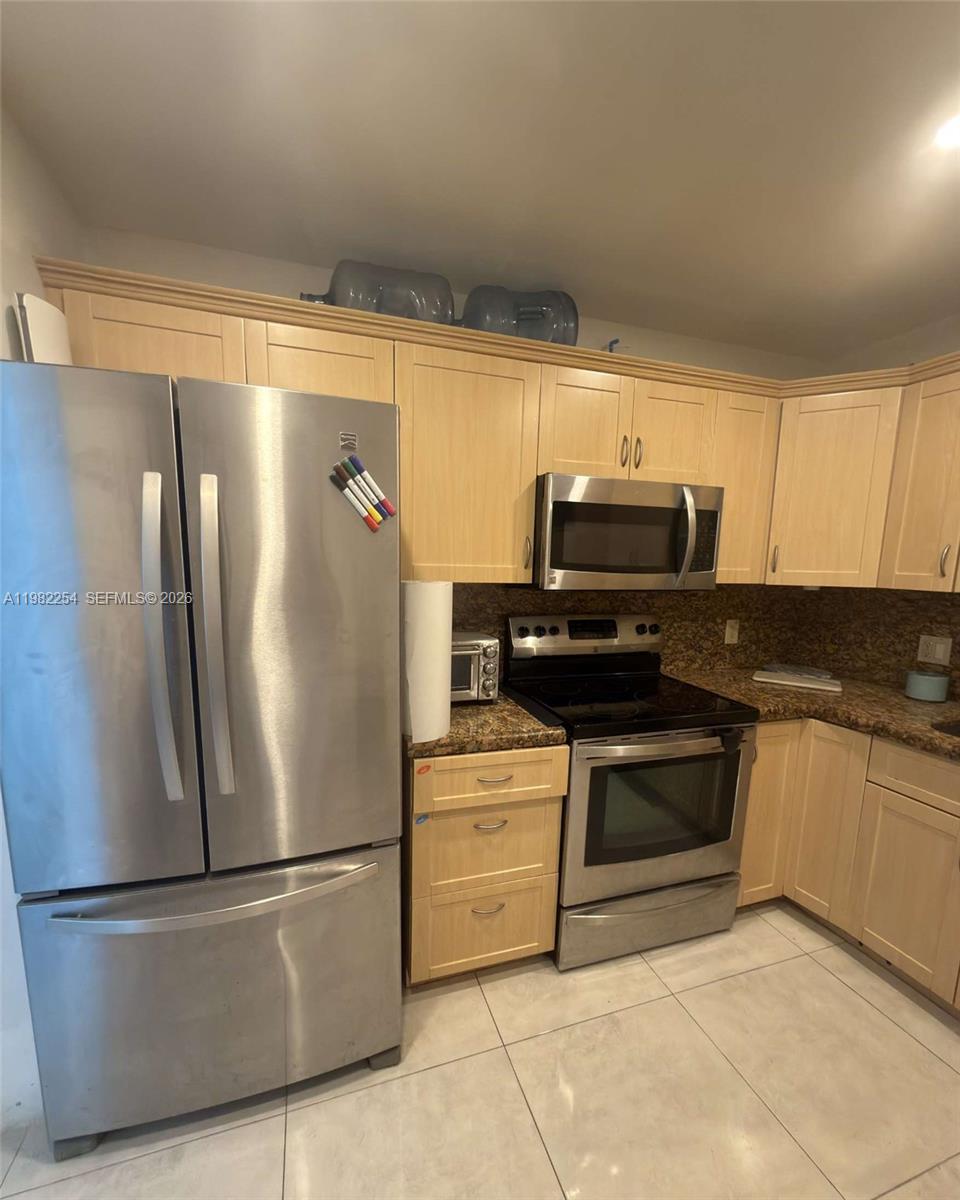 2851 Ne 183rd Street 212e Property Photo 10