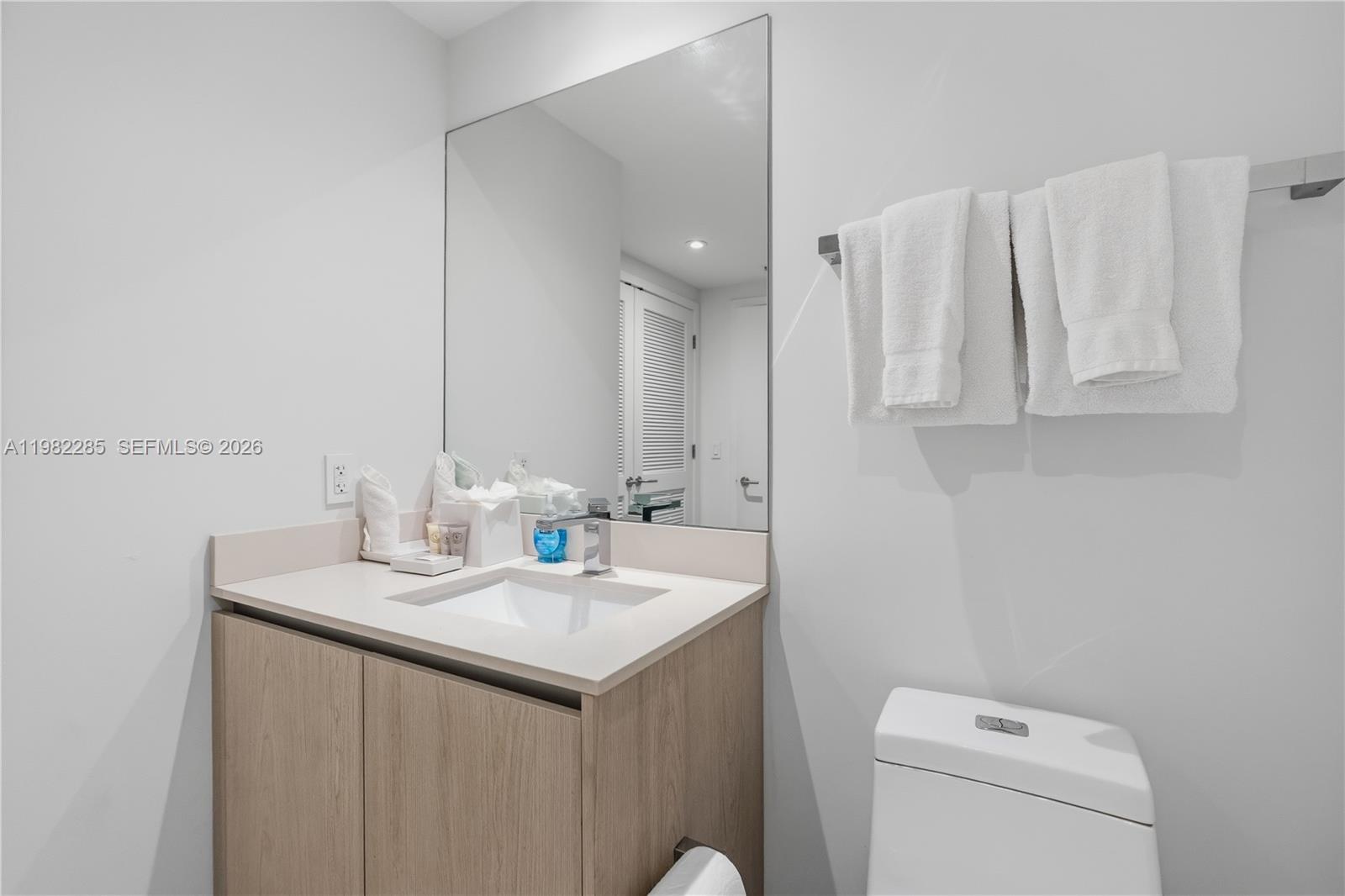 4010 S Ocean Drive R2005 Property Photo 30