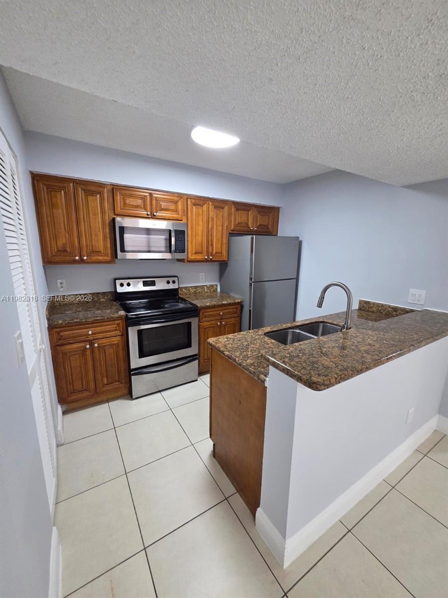 1241 Sw 46th Avenue 1006 Property Photo 1