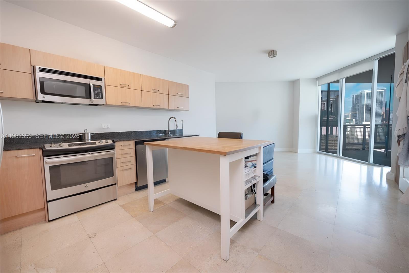 350 S Miami Property Photo 3