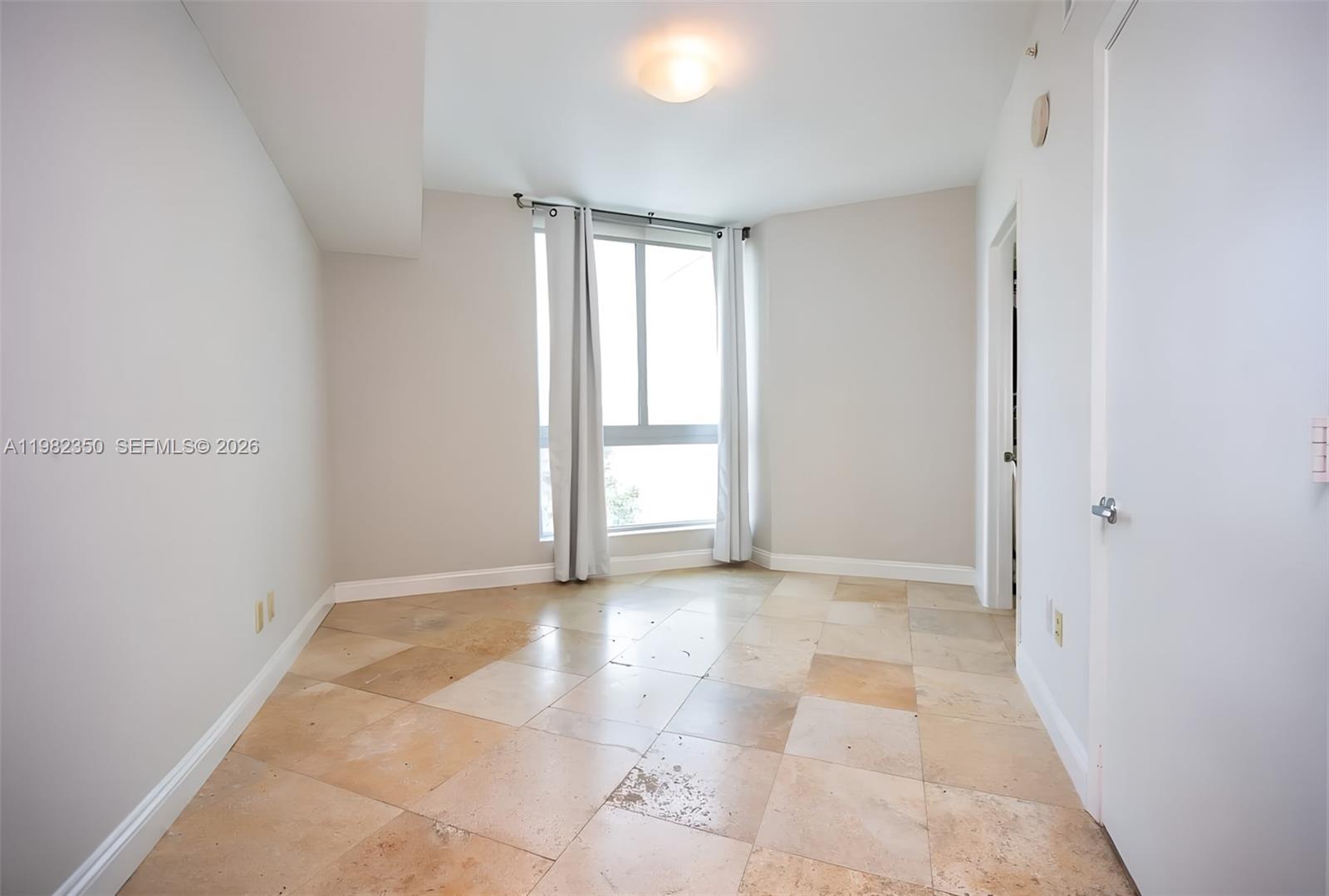 350 S Miami Property Photo 7