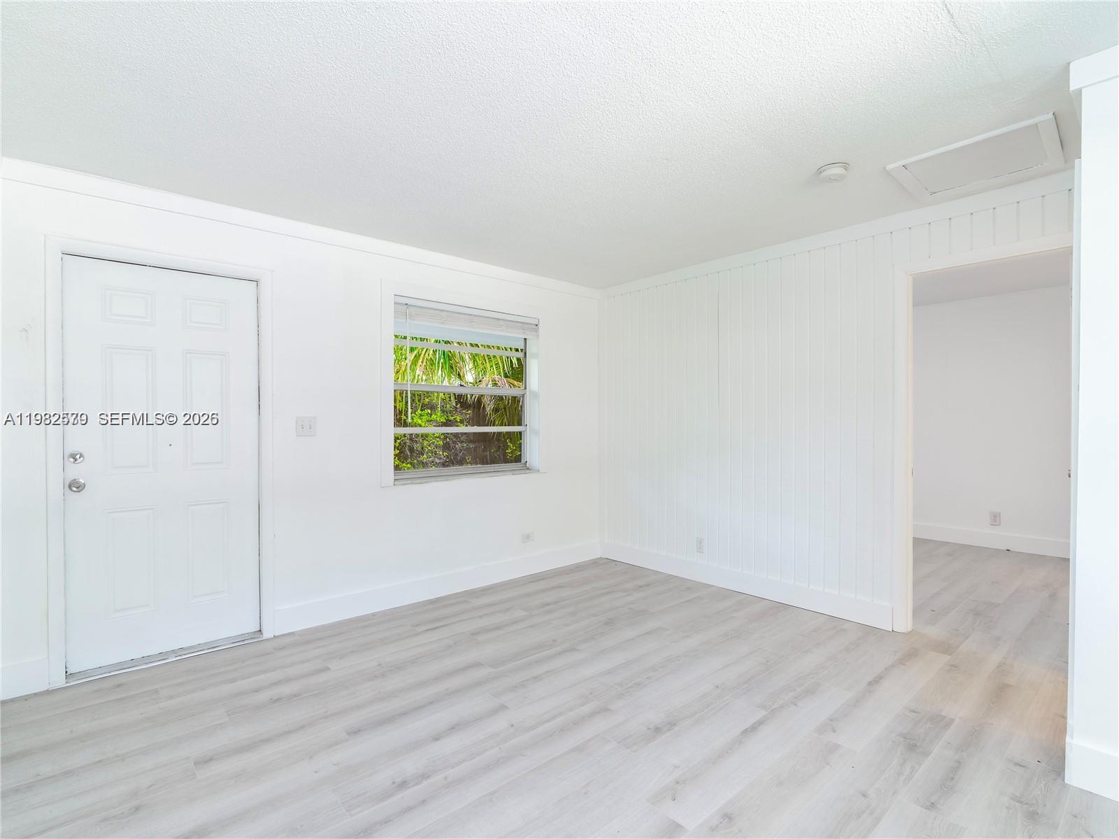2020 Miami Road B Property Photo 3