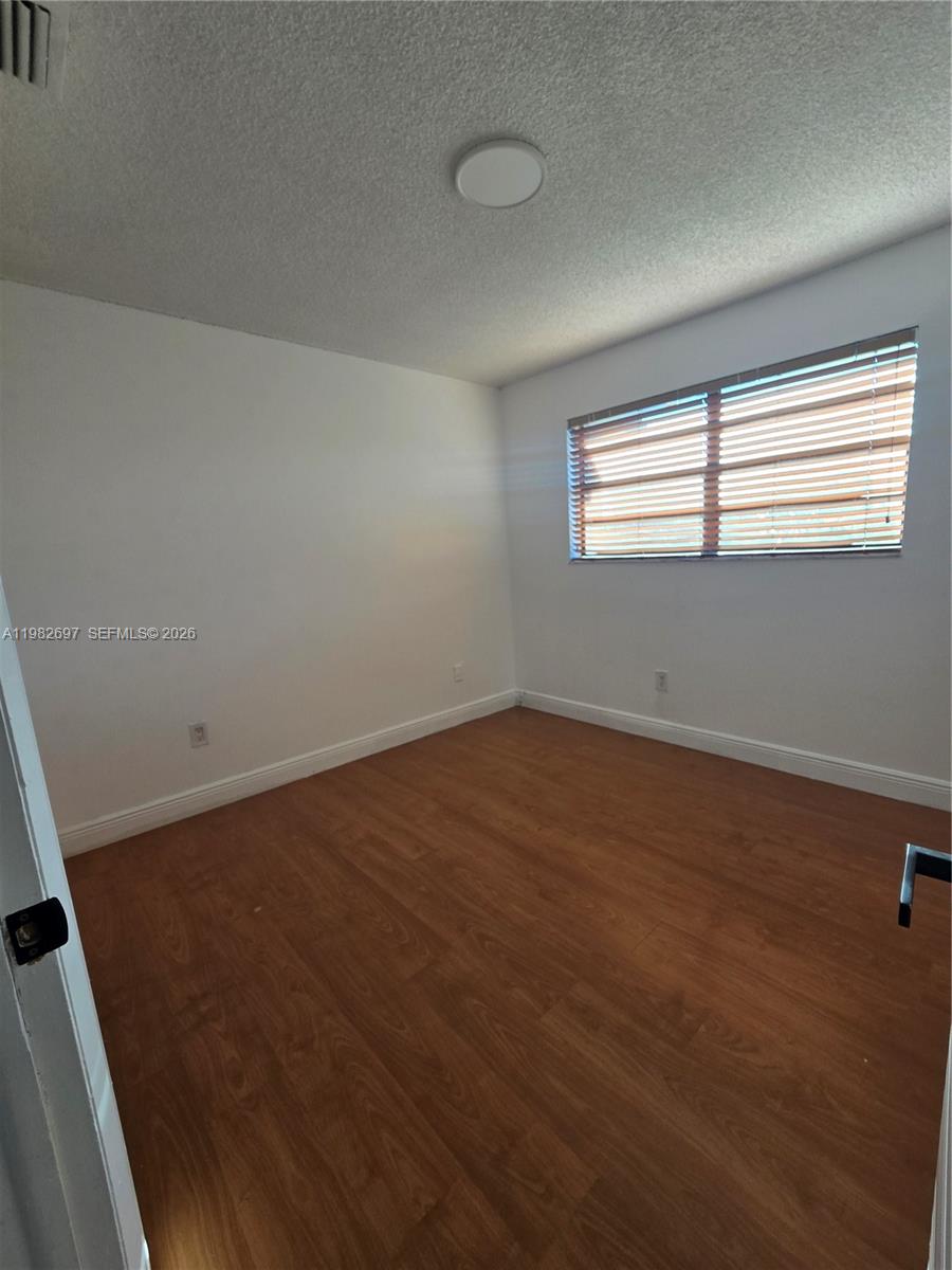 A11982697 Property Photo 32