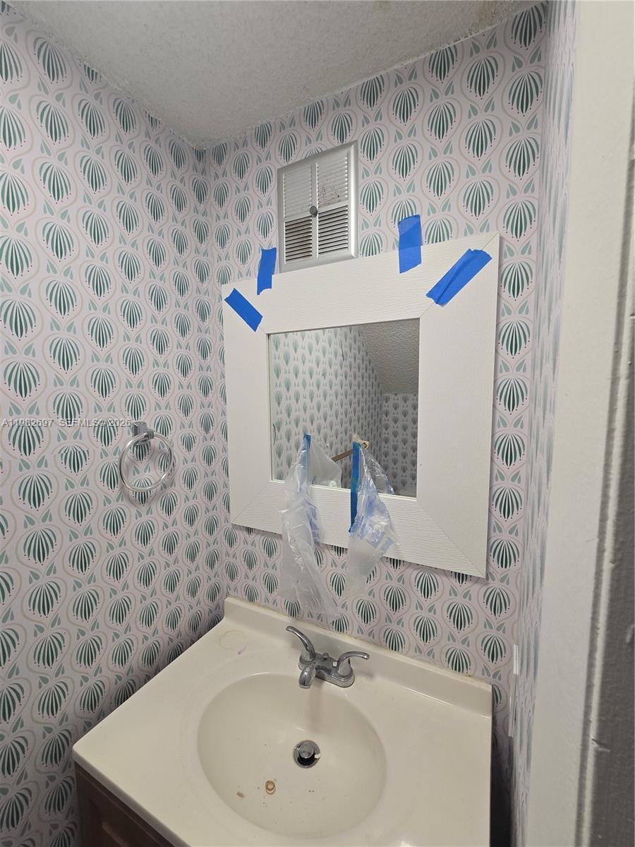 A11982697 Property Photo 37