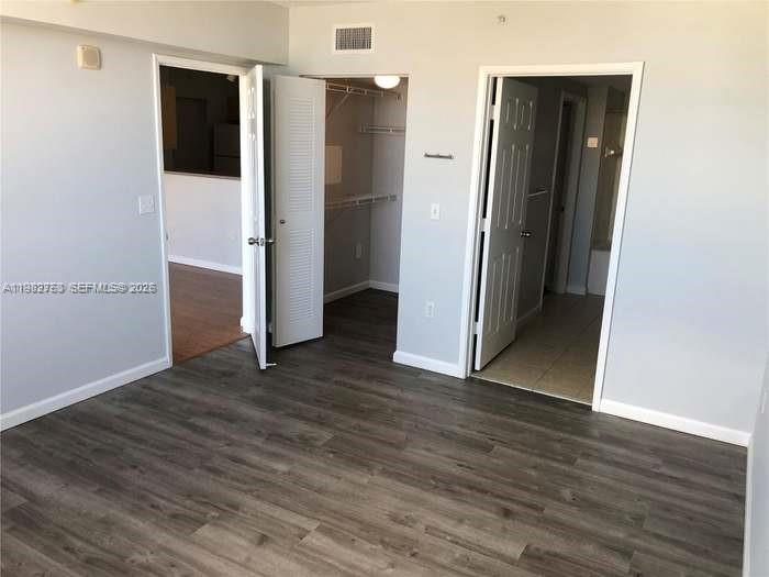 1919 Van Buren 619a Property Photo 11