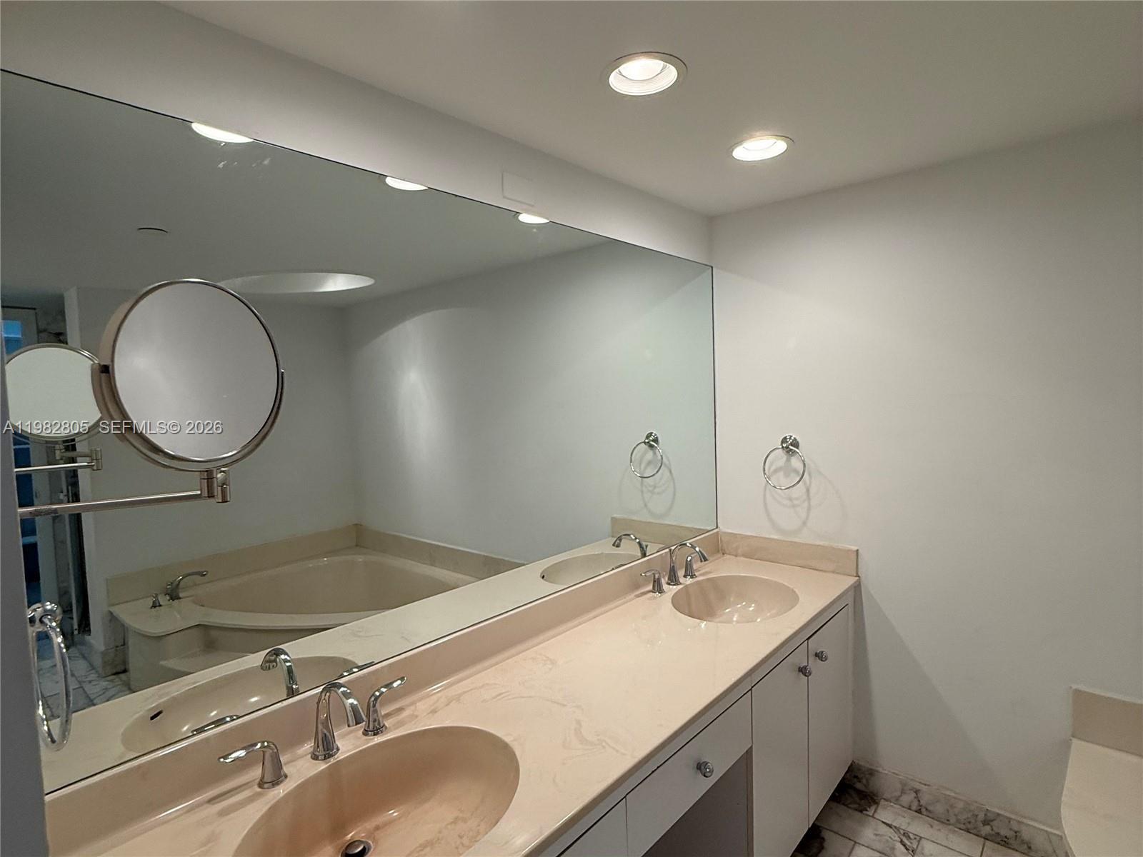 4000 Towerside Terrace 1401 Property Photo 15