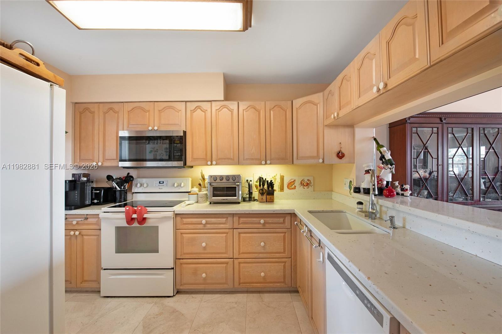3050 Ne 48th Court 401 Property Photo 12