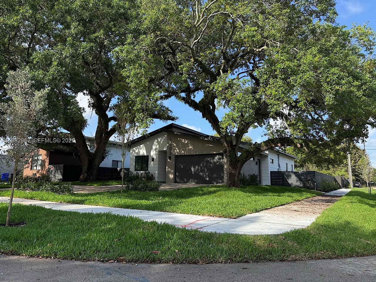 1603 Sw 30th Avenue Property Photo 5