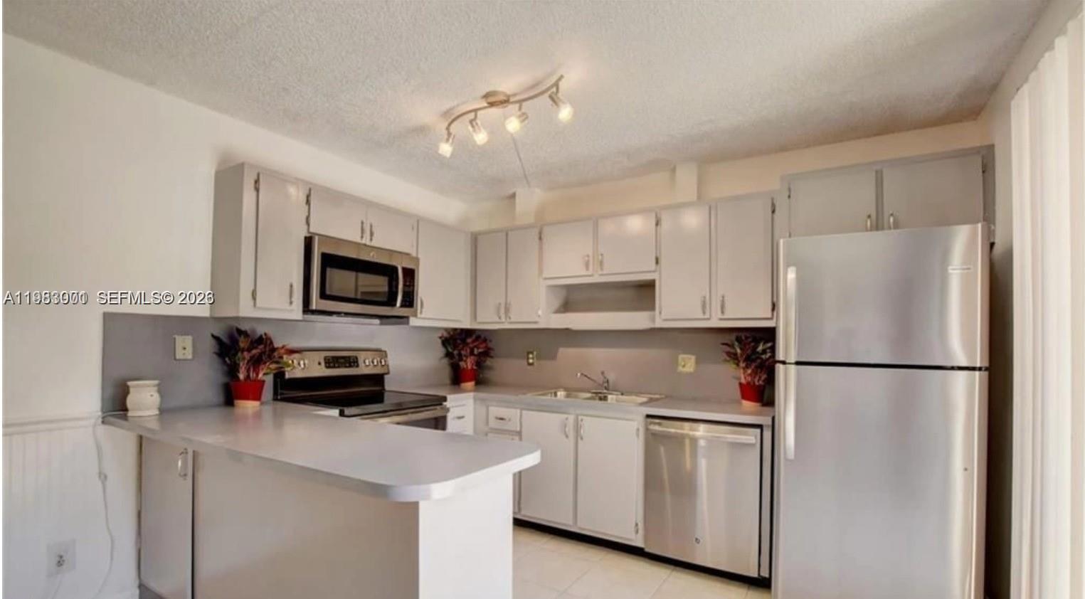 3103 Spanish Wells Drive 2a Property Photo 11