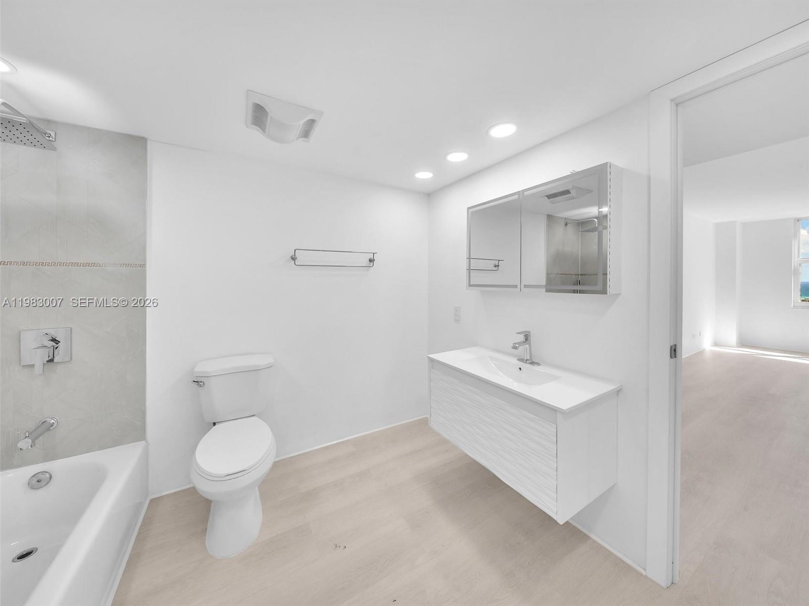 301 174th Street 1818 Property Photo 15