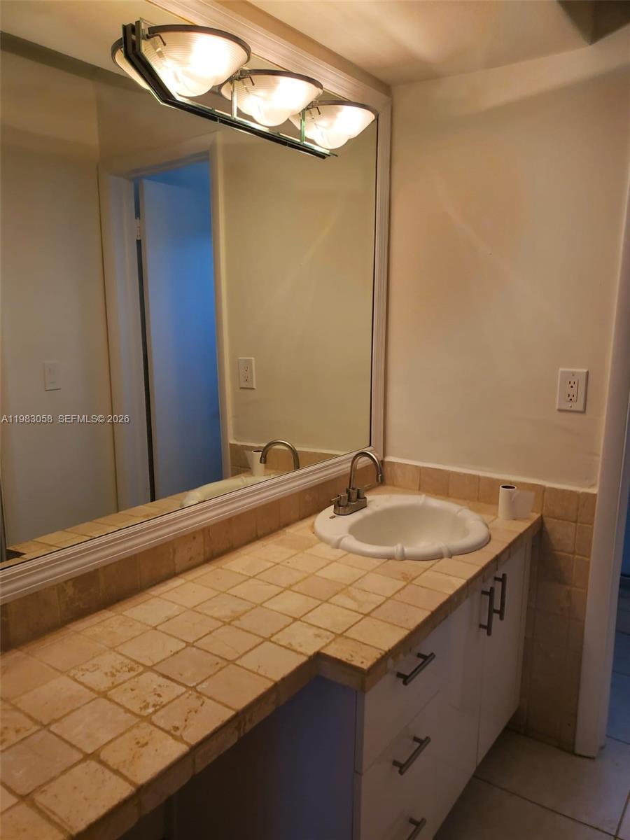 851 Ne 14th Avenue 414 Property Photo 23