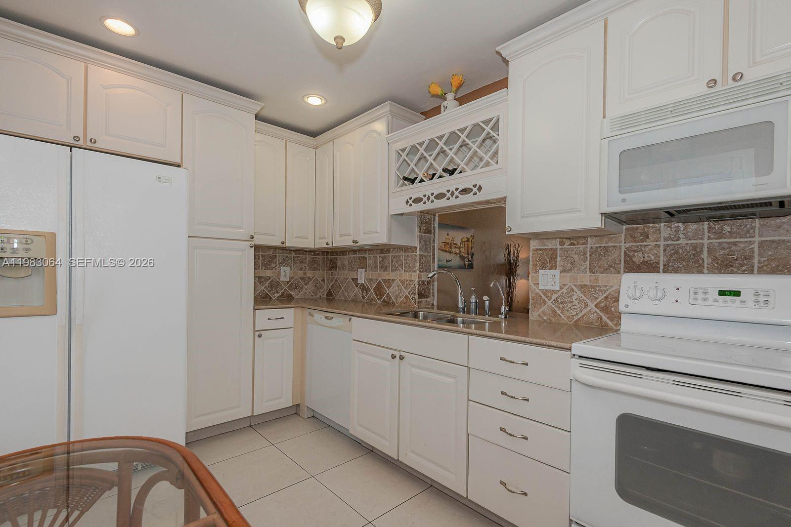 4270 Nw 40th Street 201 Property Photo 1