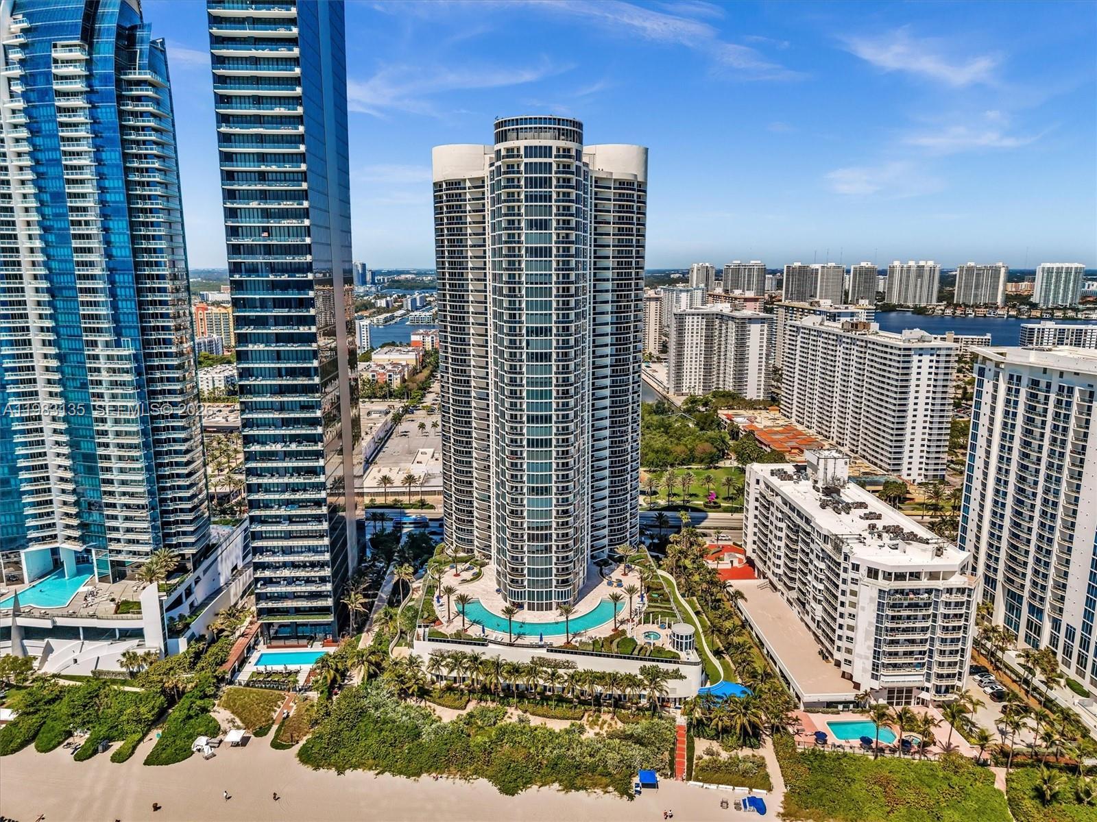 17201 Collins Avenue 704 Property Photo 1