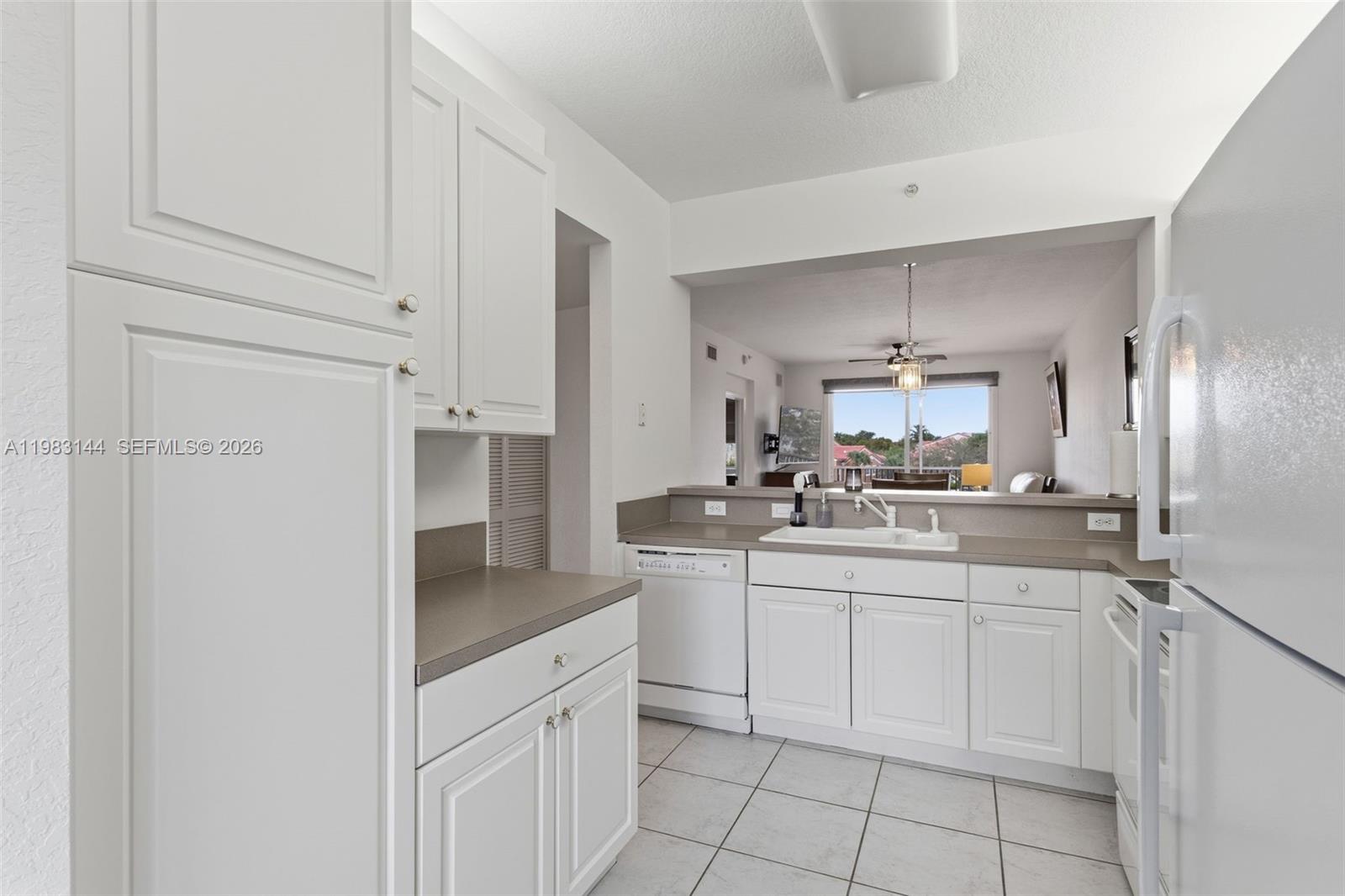 7765 Yardley Drive 313 Property Photo 7