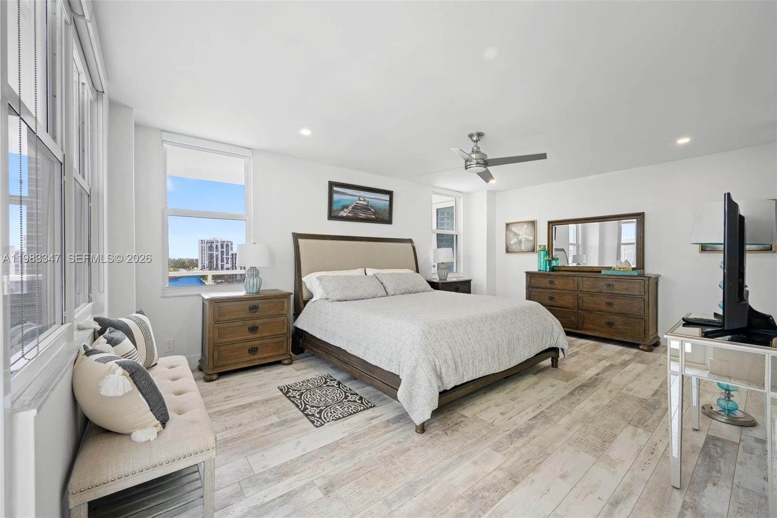3725 S Ocean Drive 924 Property Photo 15