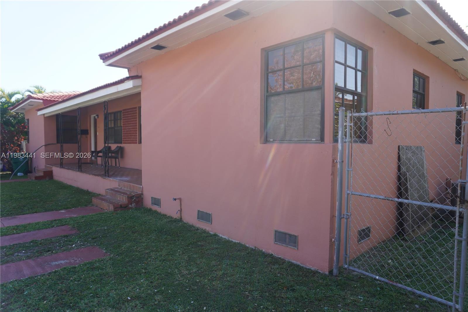 2660 Sw 36th Avenue Property Photo 3