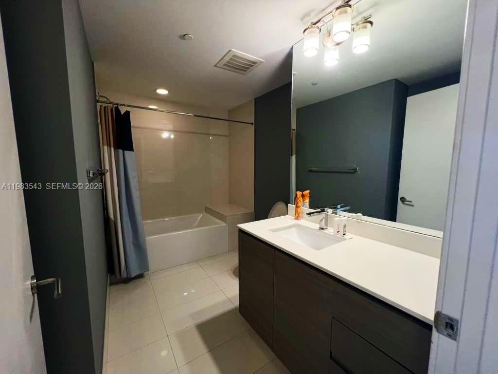 460 Ne 28th Street 1407 Property Photo 25