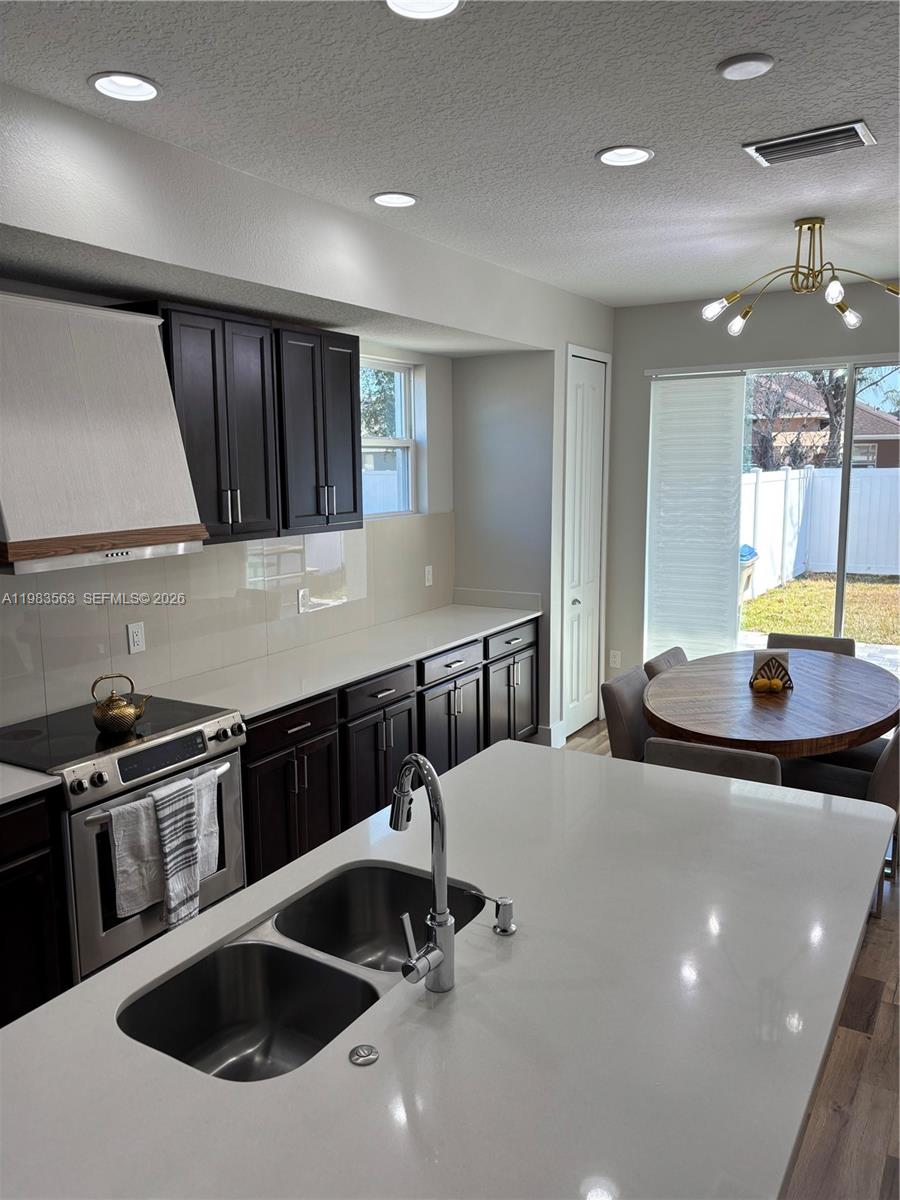 1001 La Mirada Property Photo 11