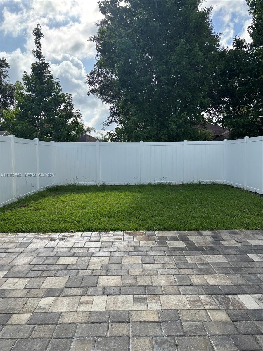 1001 La Mirada Property Photo 23
