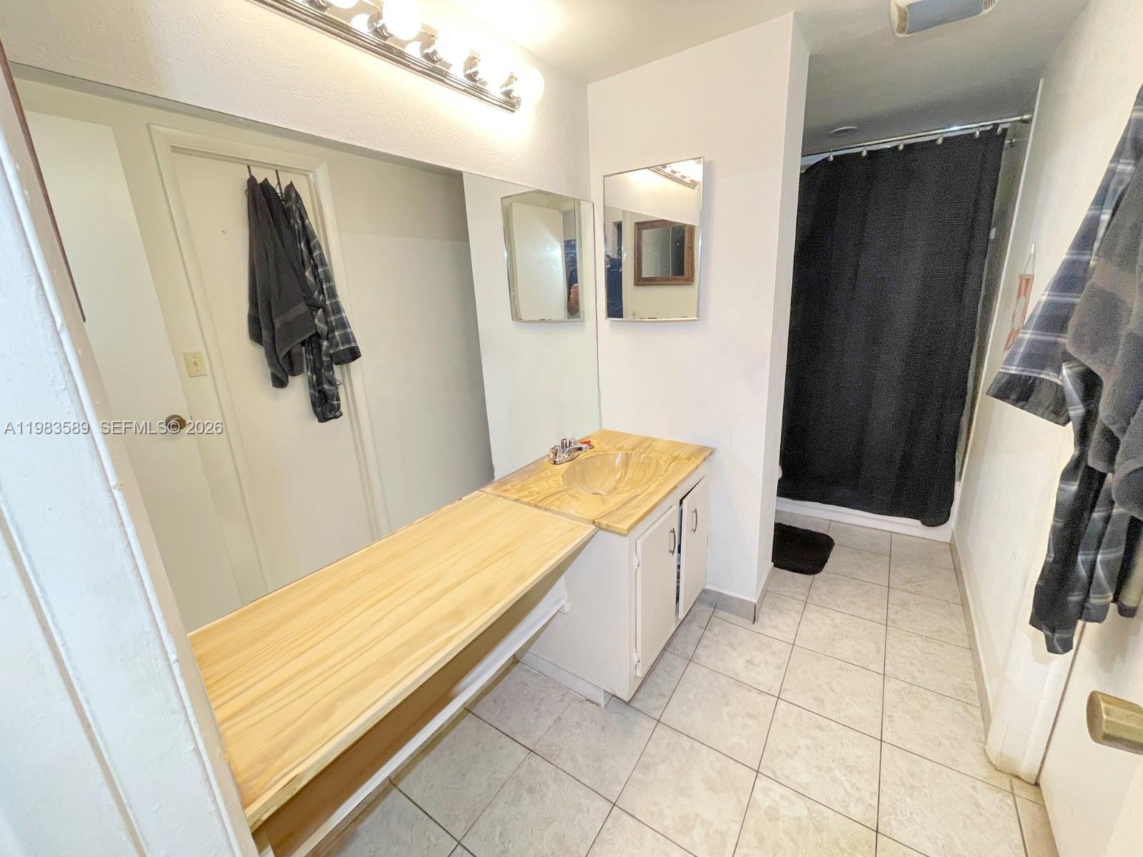 2800 Nw 56th Avenue E103 Property Photo 6