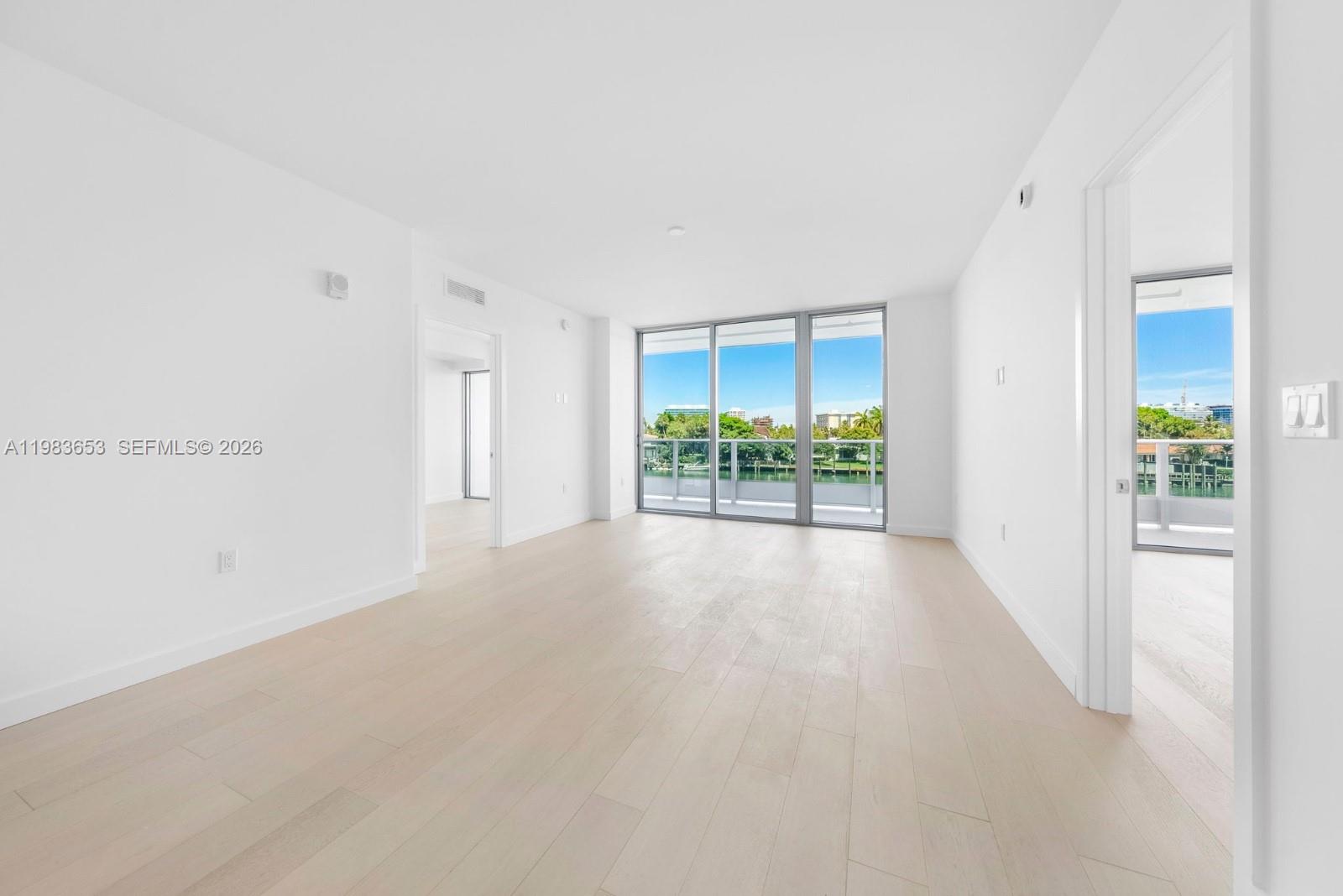 9221 E Bay Harbor Drive 409 Property Photo 5
