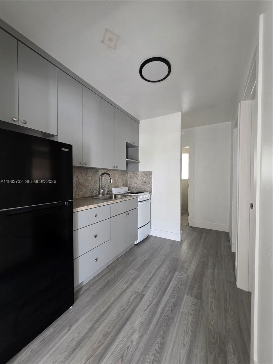 71 Esplanade Drive D Property Photo 6