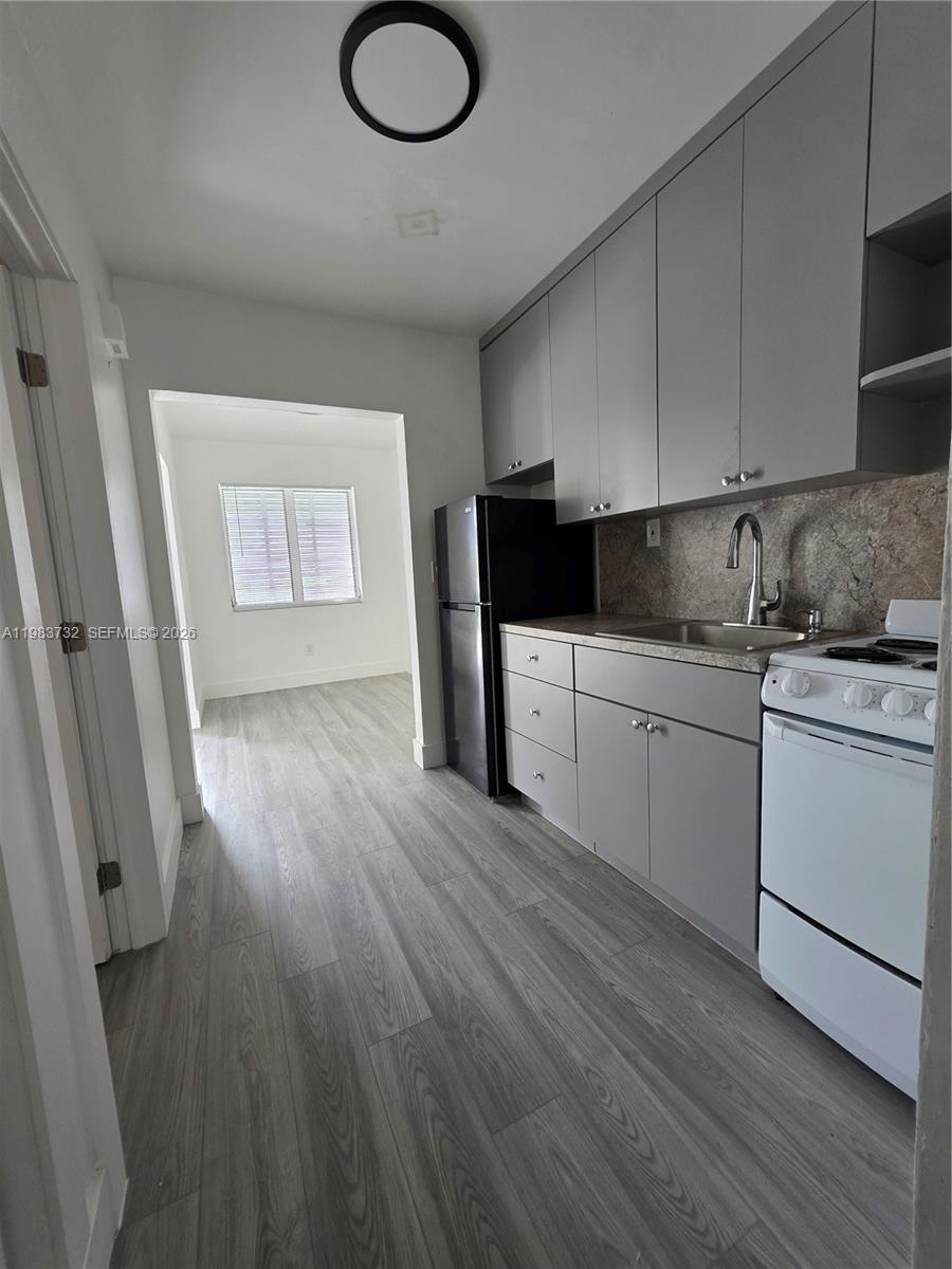 71 Esplanade Drive D Property Photo 9