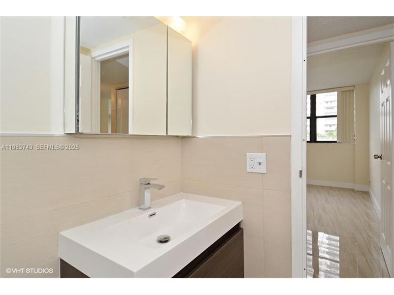 2049 S Ocean Drive 210 Property Photo 14