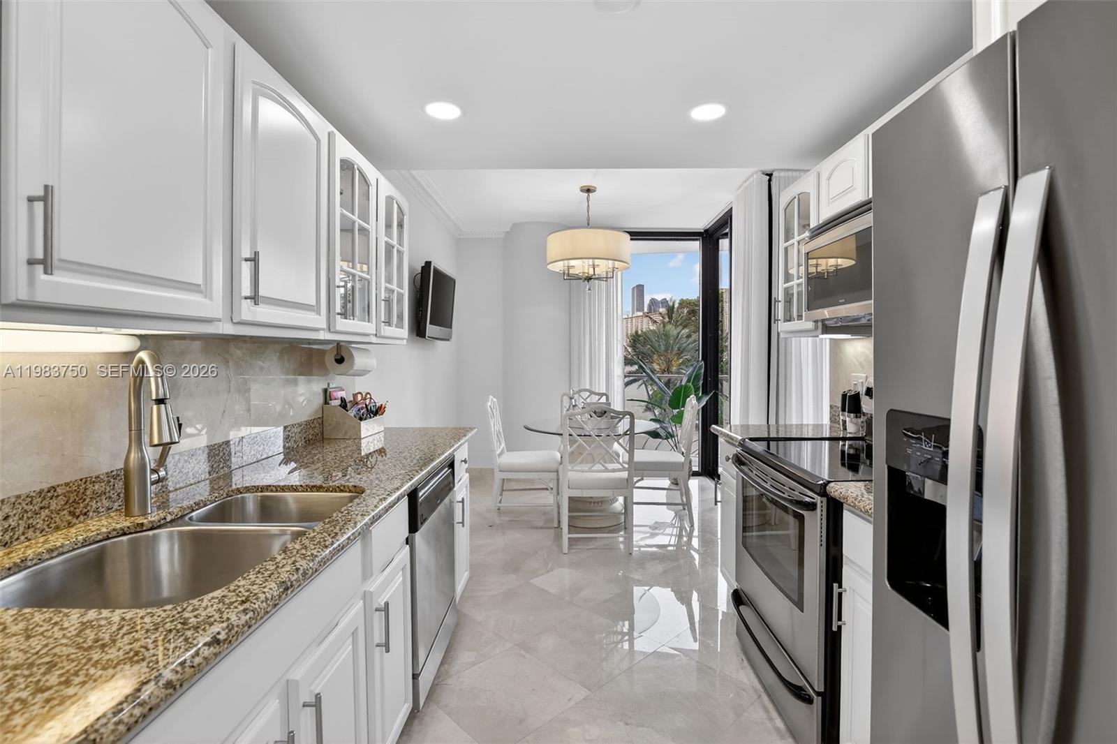 2800 Island Boulevard 301 Property Photo 10