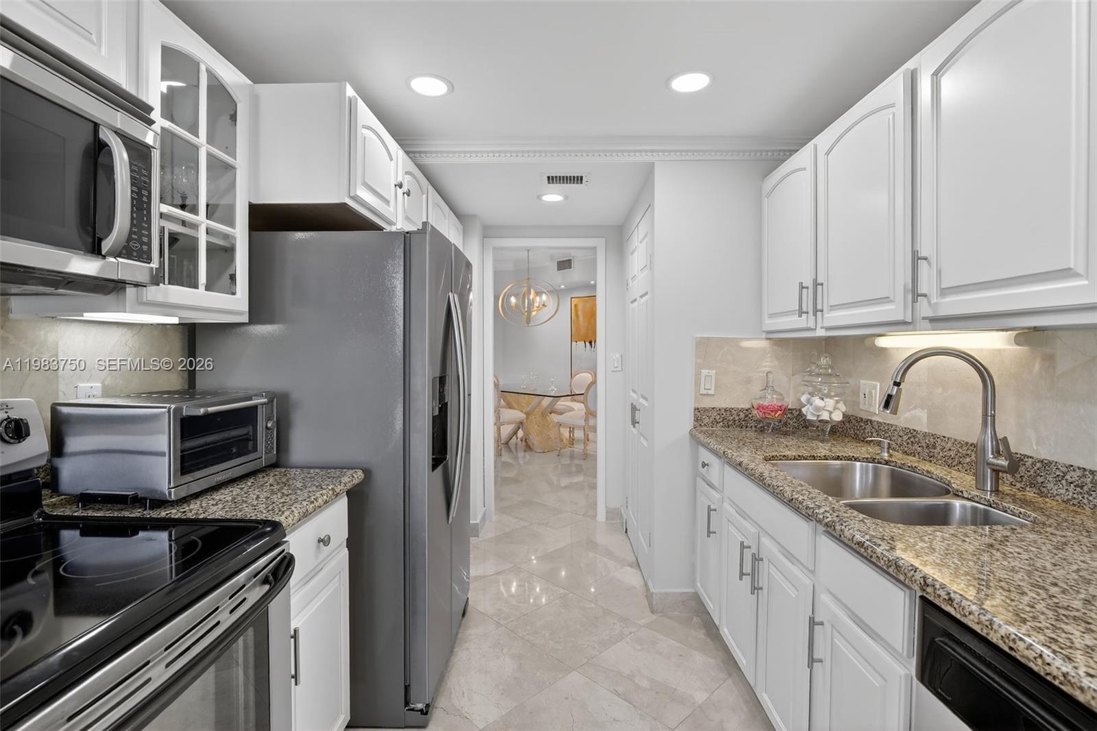 2800 Island Boulevard 301 Property Photo 11