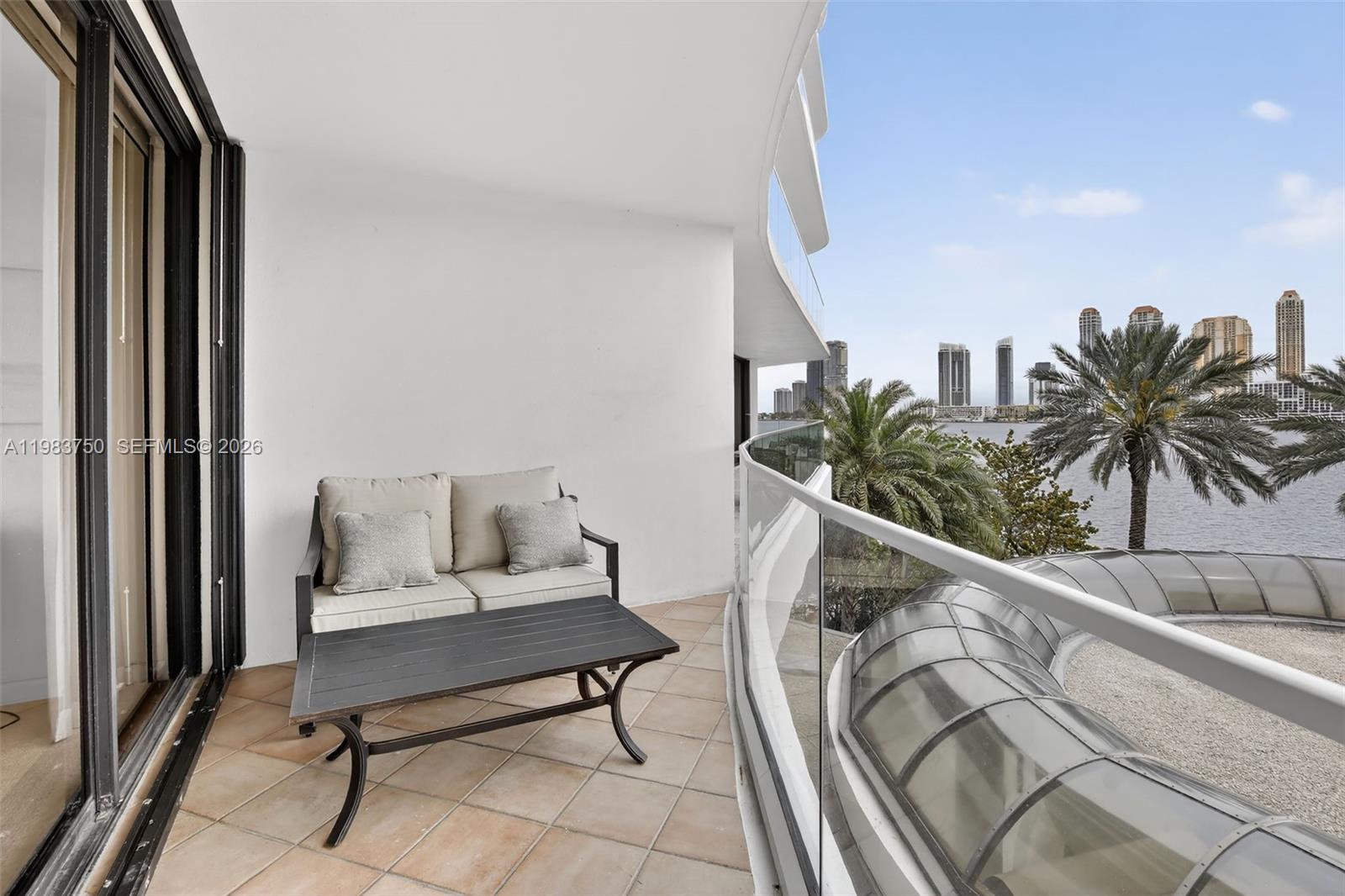 2800 Island Boulevard 301 Property Photo 17