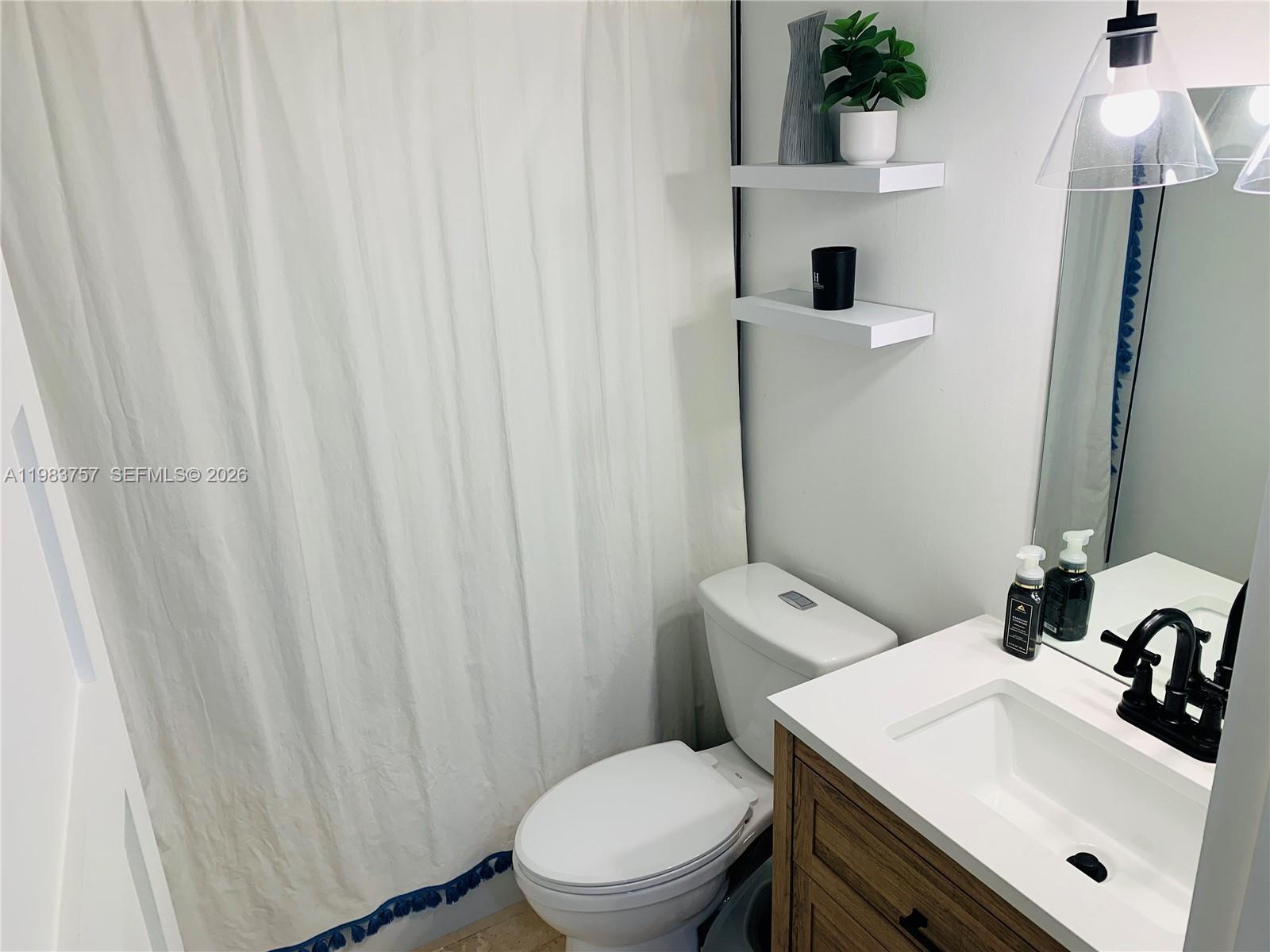 6815 Edgewater Drive 105 Property Photo 10