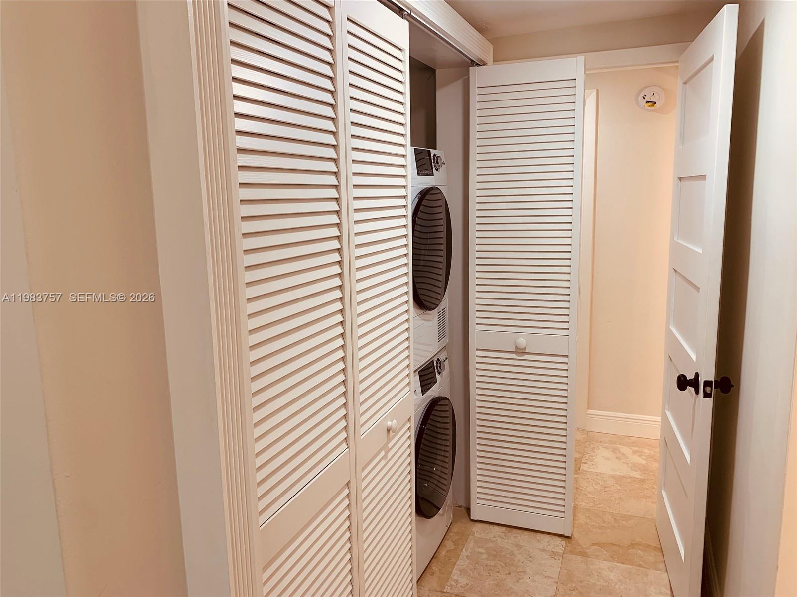 6815 Edgewater Drive 105 Property Photo 15