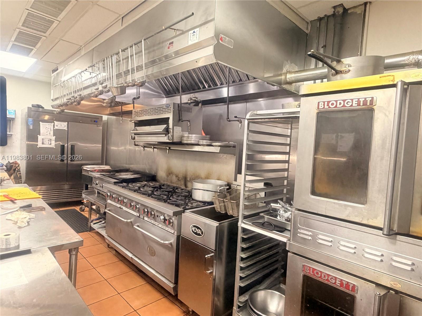 A11983801 Property Photo 2