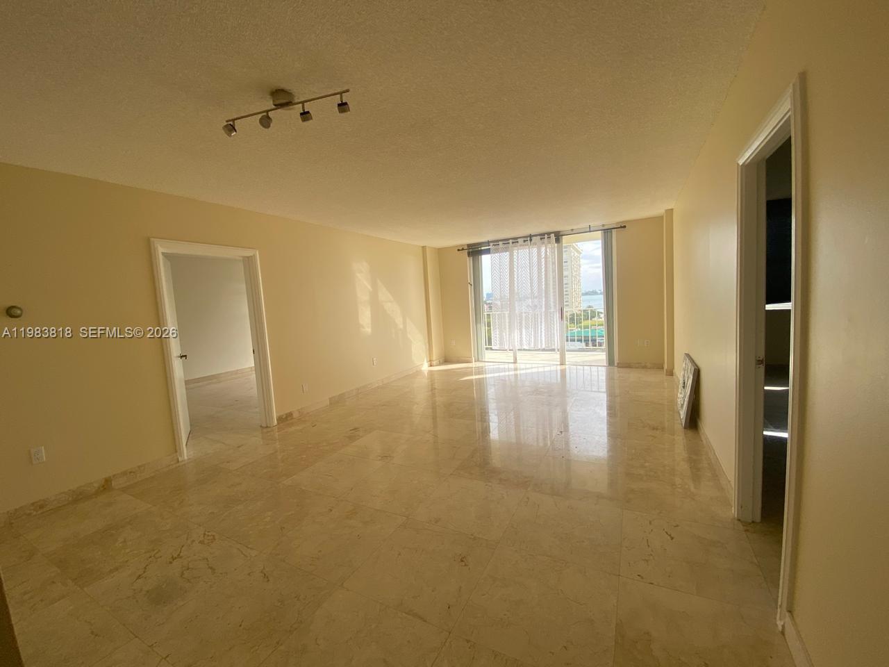 11111 Biscayne Boulevard 8f Property Photo 8