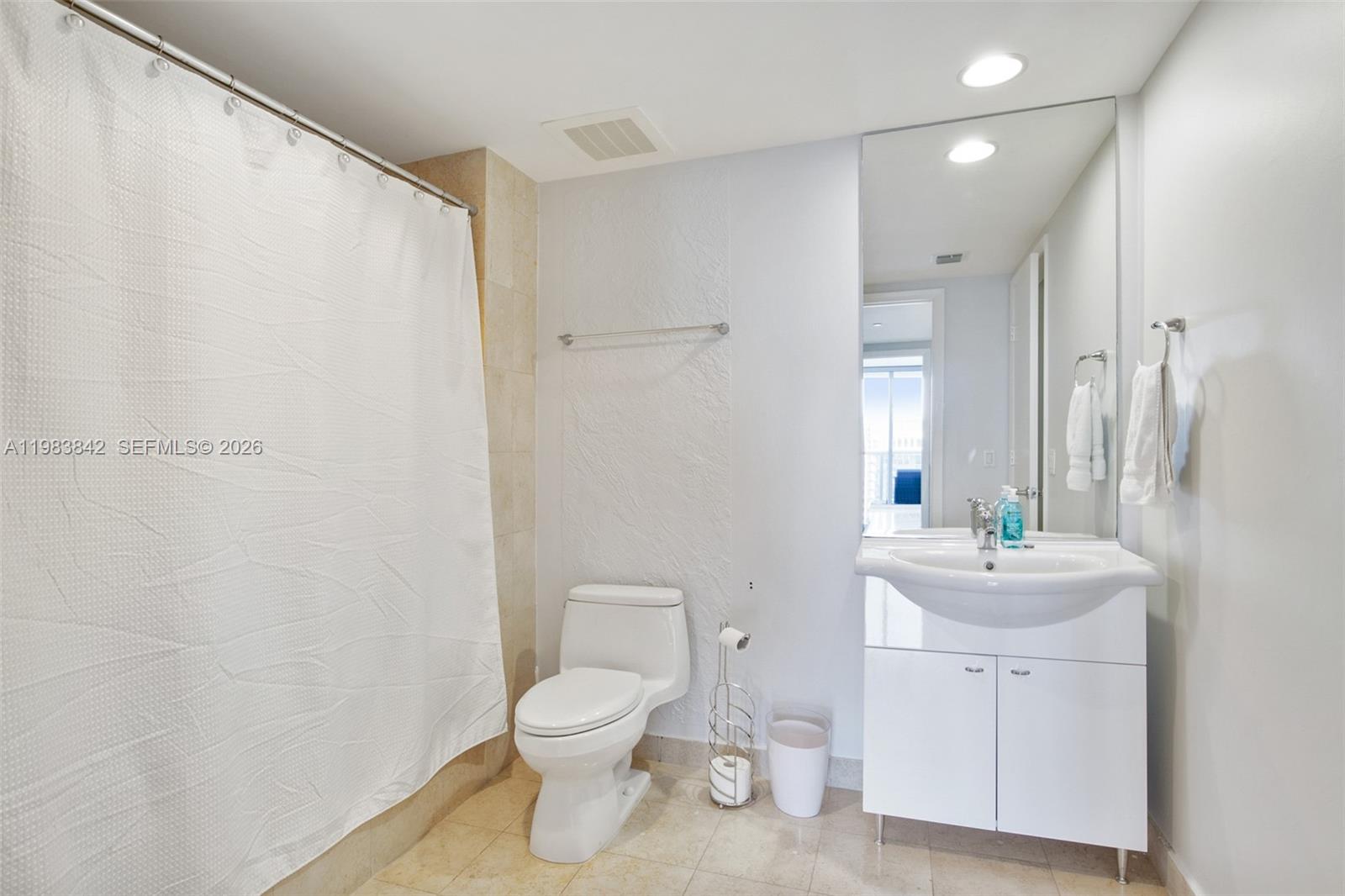 1800 S Ocean Drive 909 Property Photo 14
