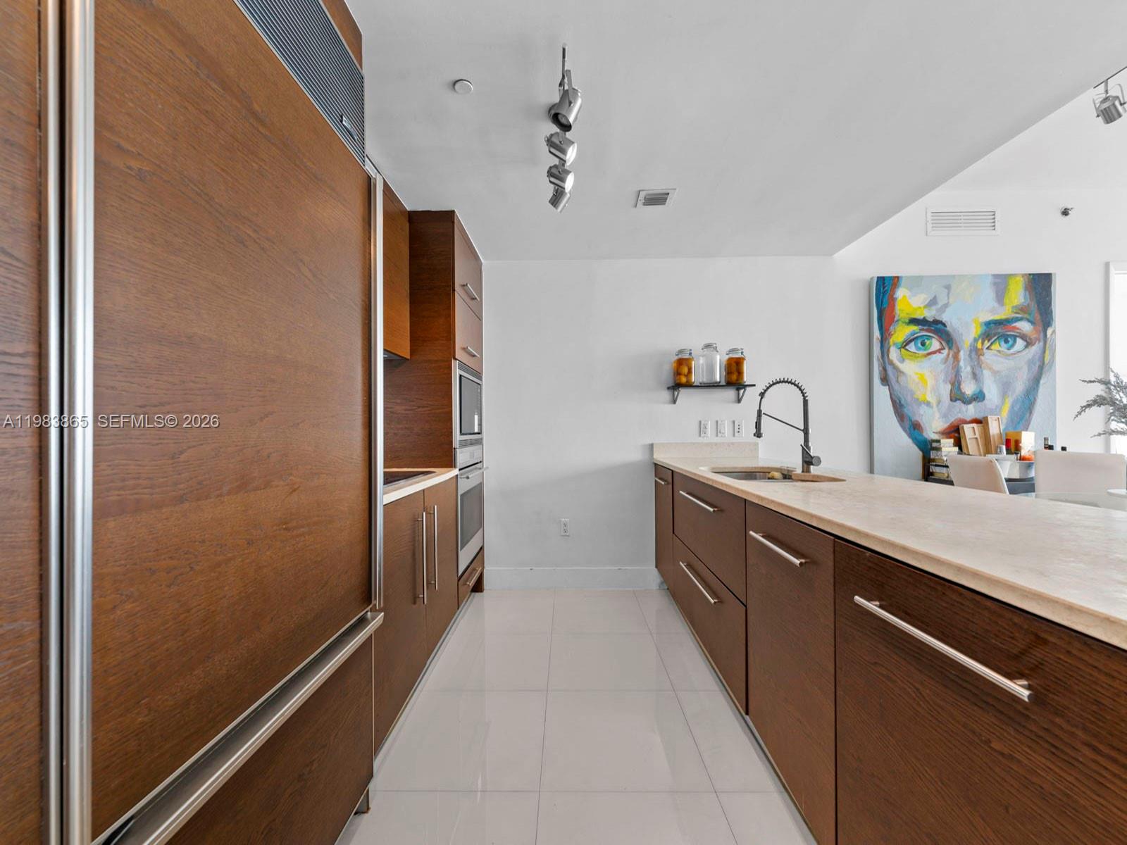 A11983865 Property Photo 10