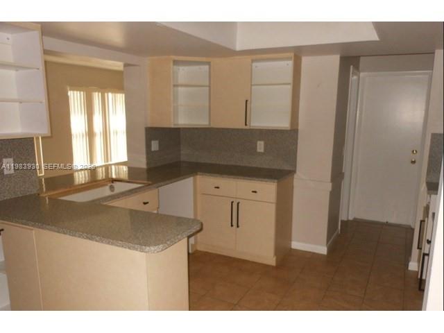 7540 Margate Boulevard Property Photo 5