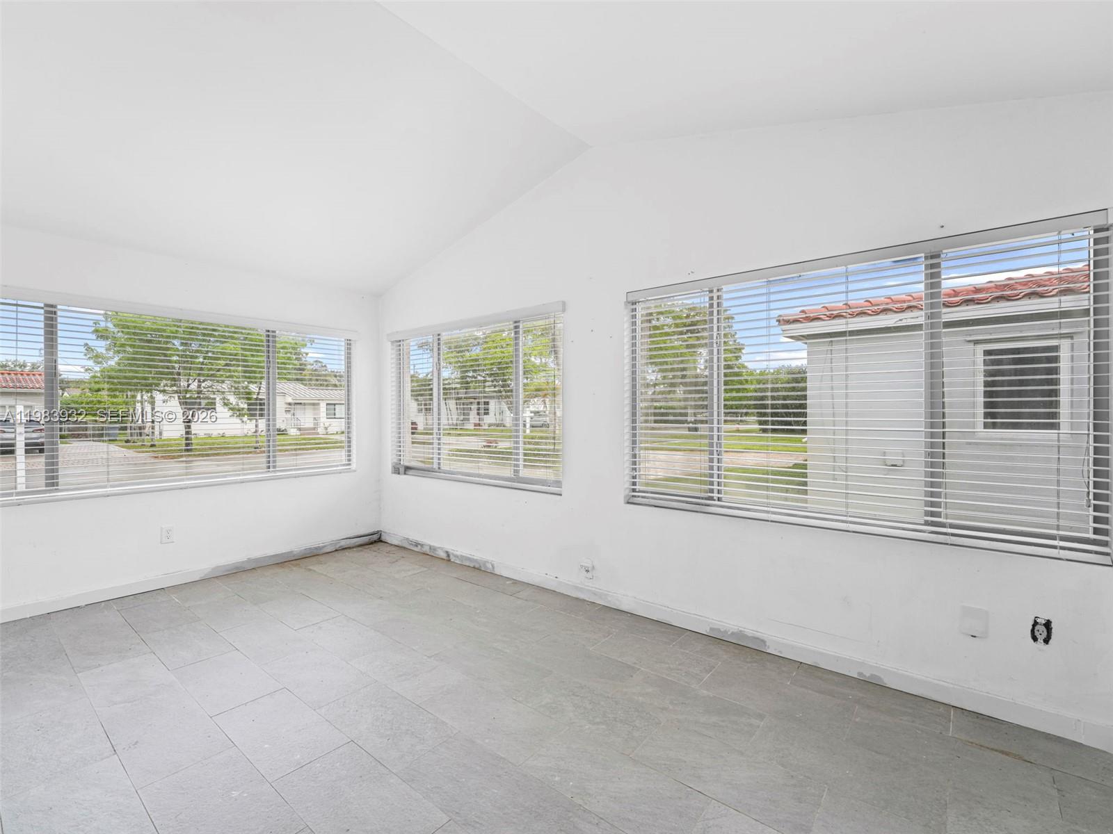 6437 Sw 10th Street Property Photo 11