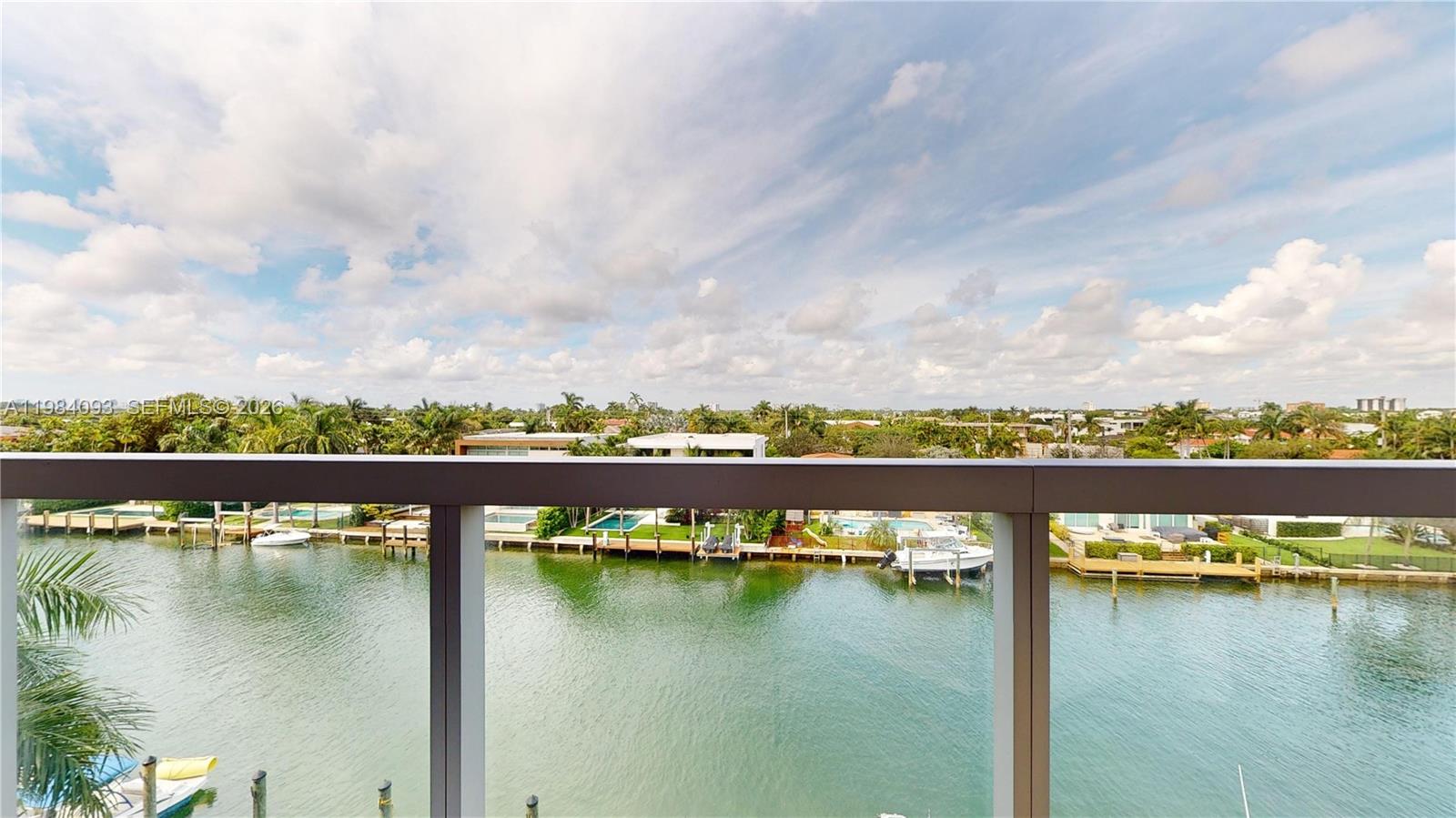 9940 W Bay Harbor Drive 5e-n Property Photo 4