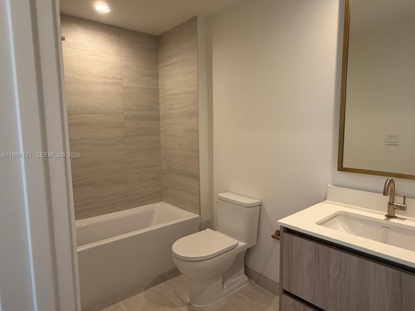 77 Se 5th Street 1611 Property Photo 15