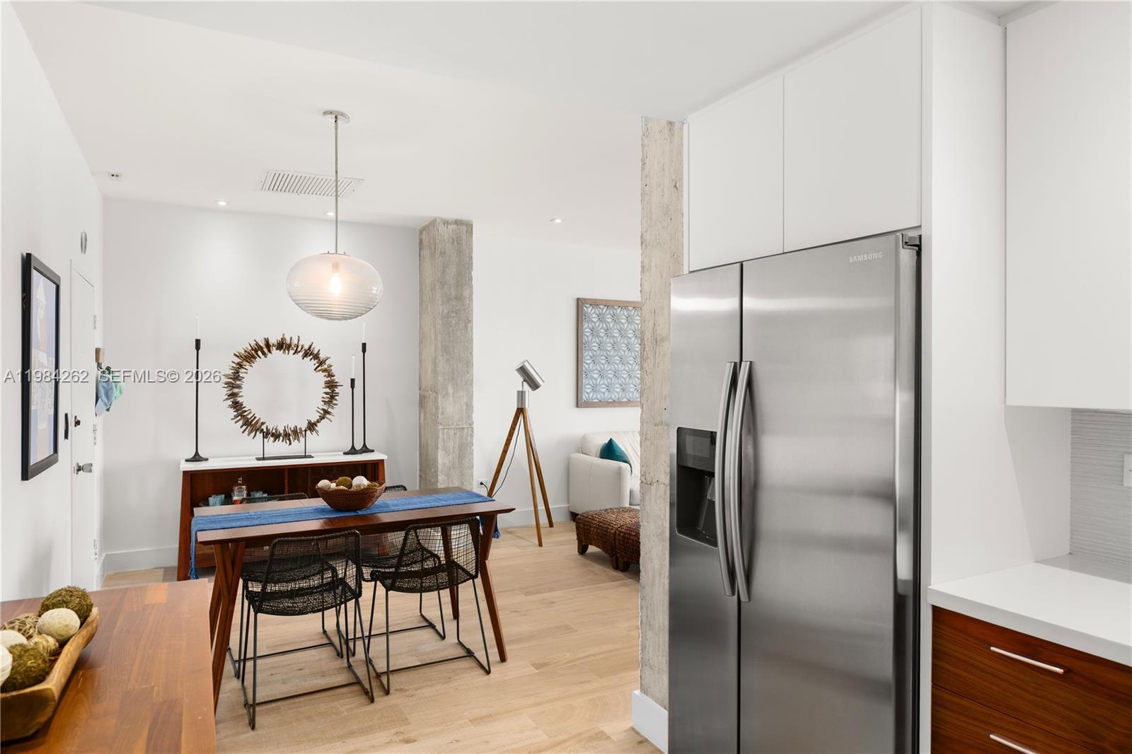 5555 Collins Avenue 17j Property Photo 4