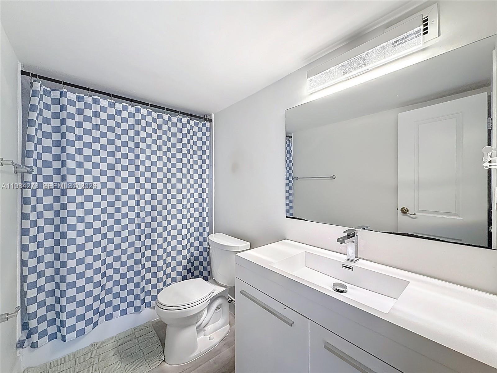 1000 Parkview Drive 121 Property Photo 27