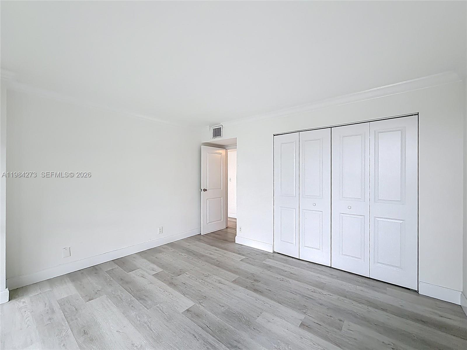 1000 Parkview Drive 121 Property Photo 29