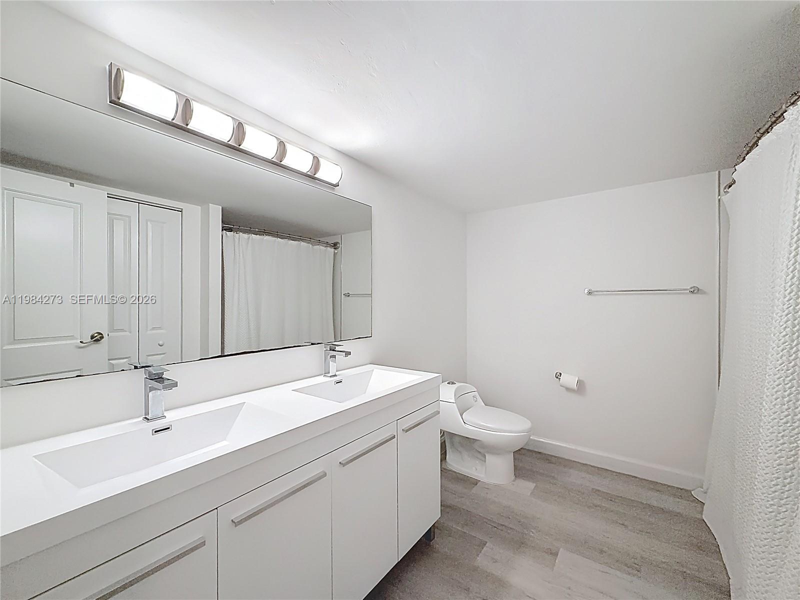 1000 Parkview Drive 121 Property Photo 35